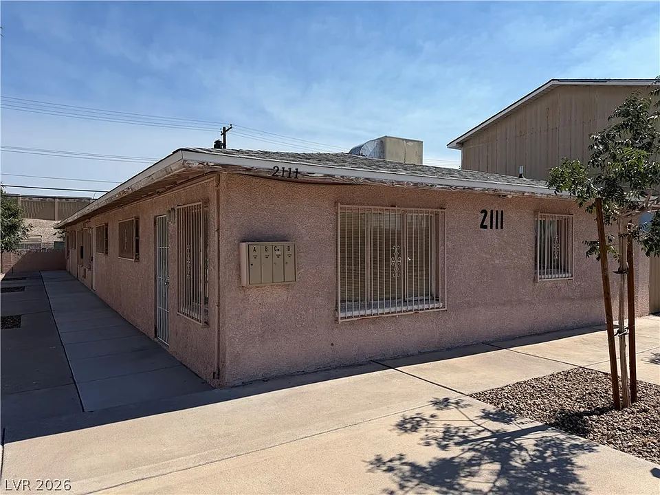 2111 Stewart Ave #B