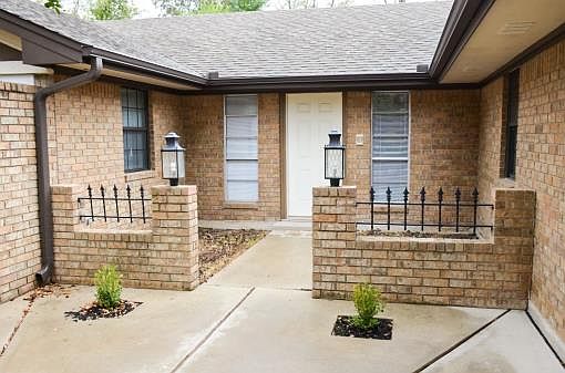 2nd image of 602 Donnie Ave