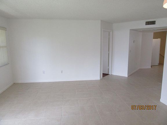 4th image of 2040 SE 26th Ln #201
