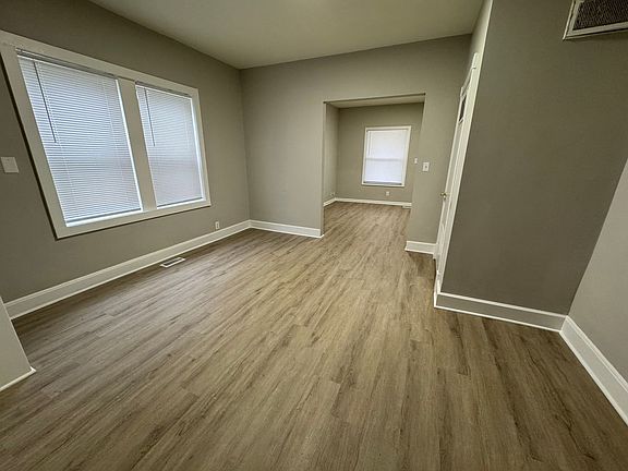 5th image of 1132 N Oxford St