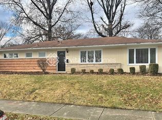 470 Shabbona Dr, Park Forest, IL 60466