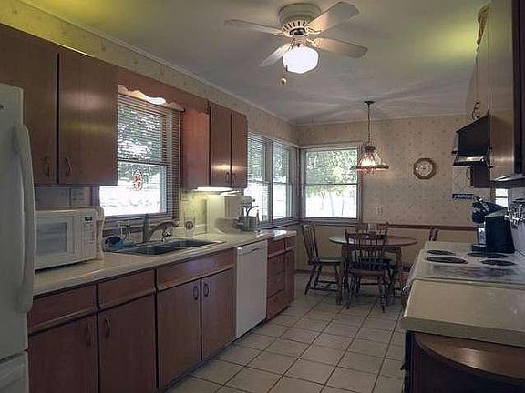 2nd image of 2601 Losey Blvd S