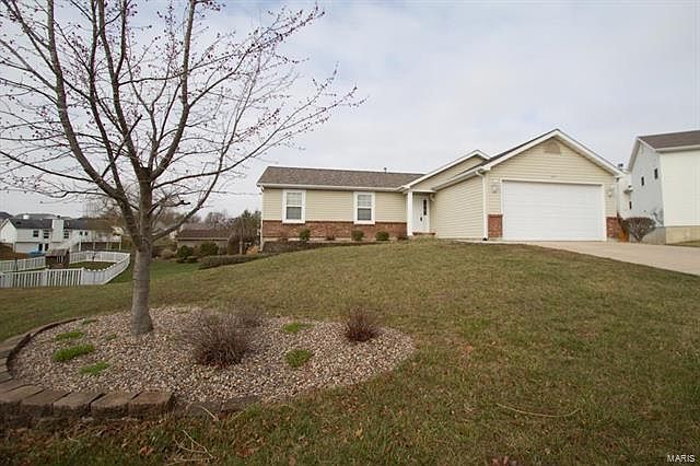 1st image of 211 Glen Meadows Ct