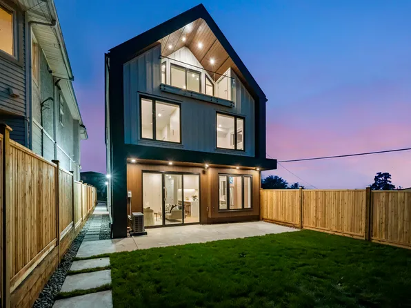 3623 Triumph St #2, Vancouver, BC V5K 1V4