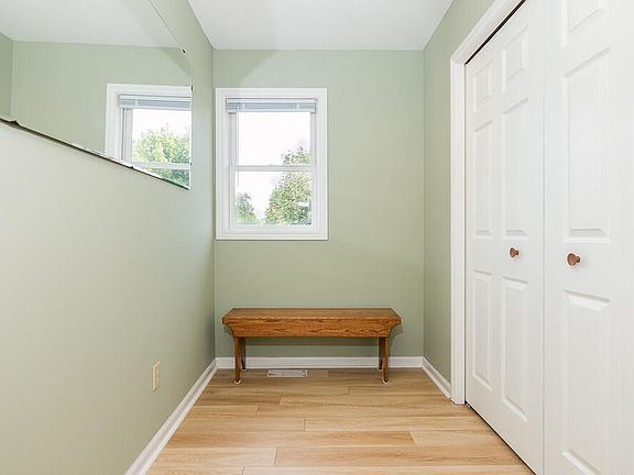 5th image of 6380 S 25th St