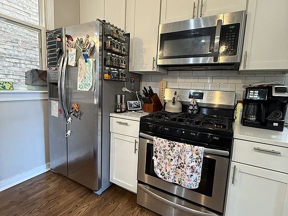 3rd image of 734 N Throop St #11562619