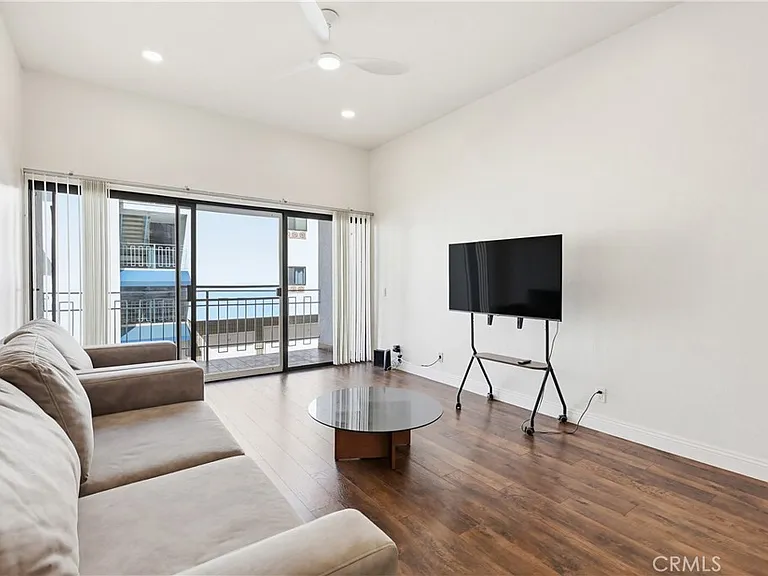 8328 Regents Rd #1F — Photo 5