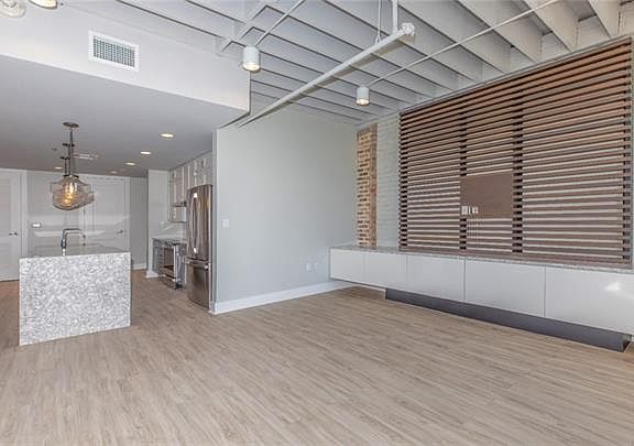 2nd image of 818 Howard Ave #301