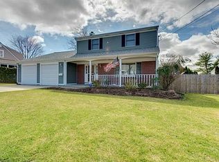 23 Maplecrest Ave, North Providence, RI 02911