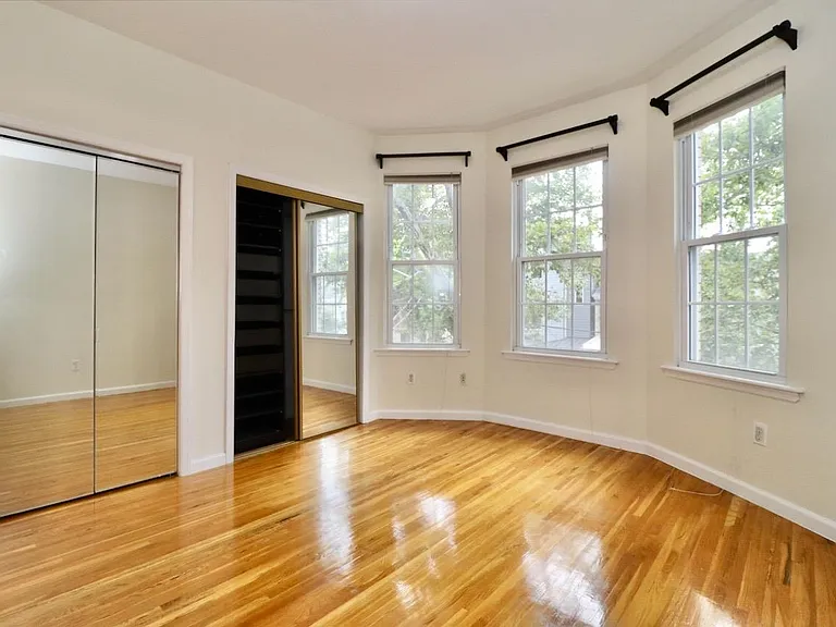 34 Court House Pl #2L — Photo 9