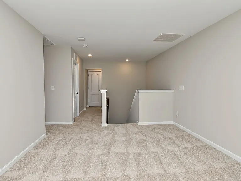 1036 Easley St — Photo 12