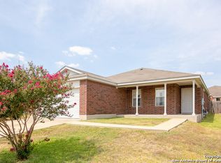 411 Thunderstorm Ave, Lockhart, TX 78644