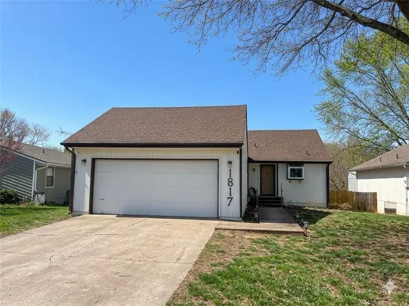 1817 NE Gatewood Dr, Lees Summit, MO 64086