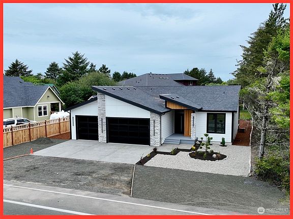 5th image of 106 Pacific Boulevard NW