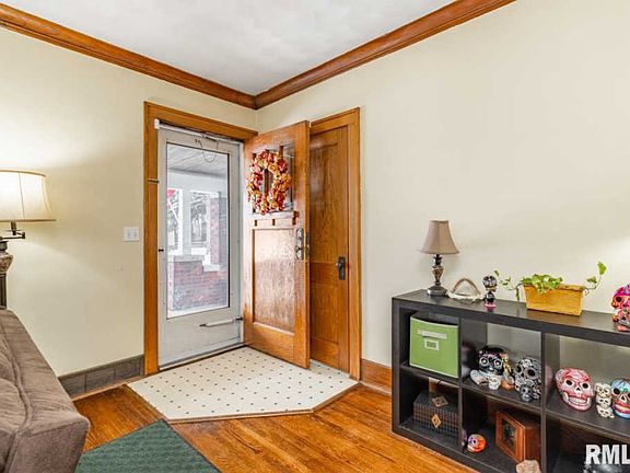 5th image of 2109 W Kellogg Ave