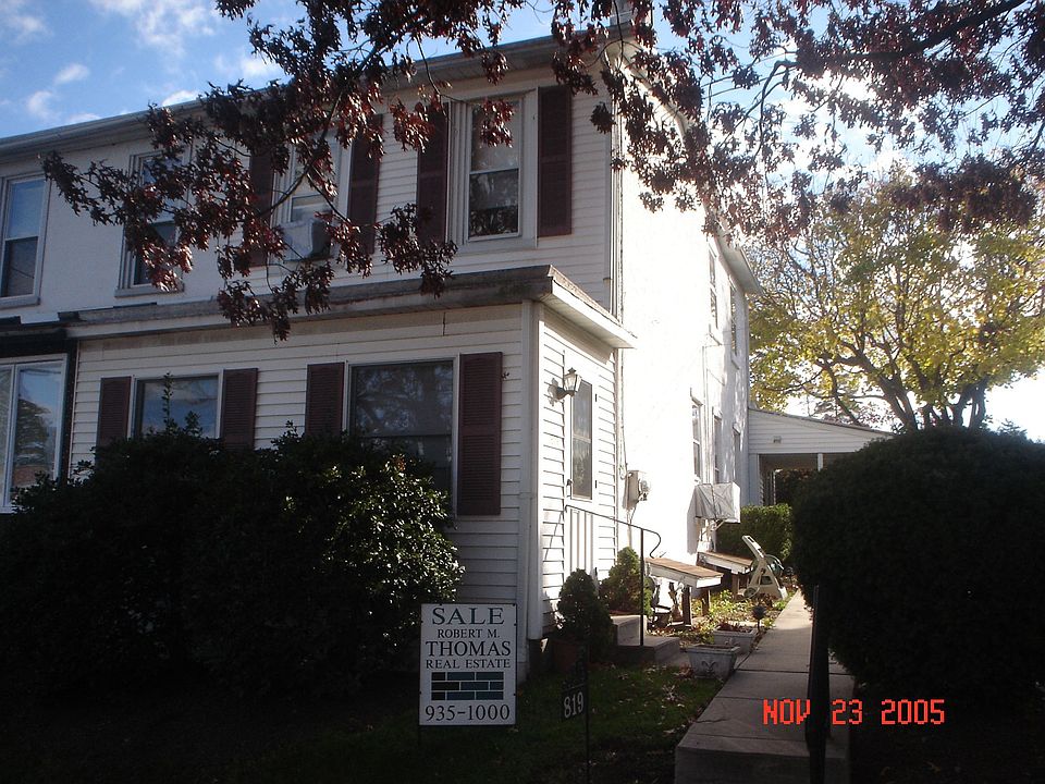 Front of 819 Maple Ave