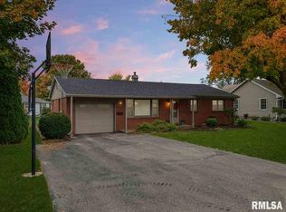 521 E Mill St, Knoxville, IL 61448