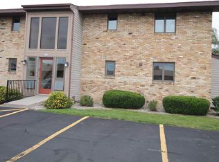 240 N Campbell Rd APT B, Oshkosh, WI 54902