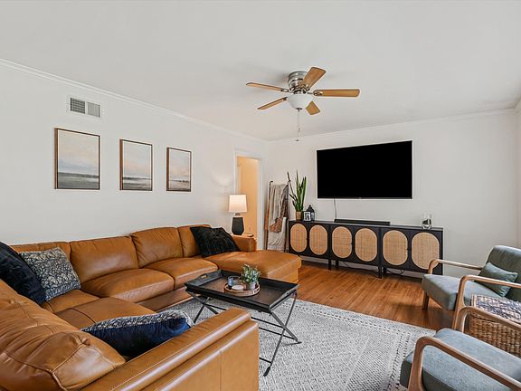 3rd image of 5111 Sequoia Ave