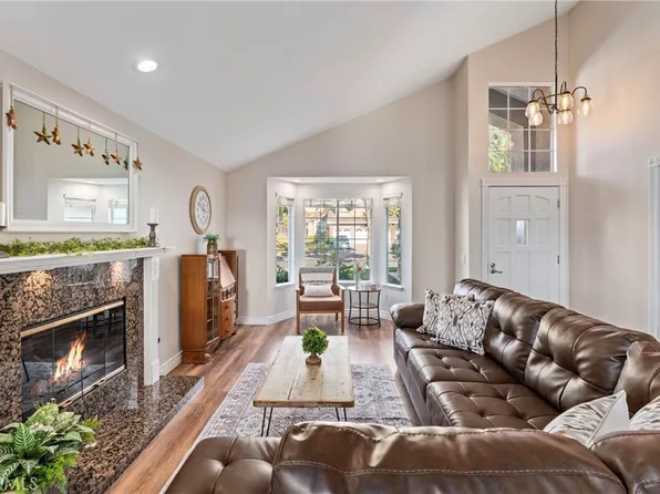 1200 Goldenview Dr, Corona, CA 92882