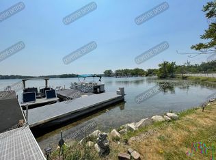 4796 Woodside Dr, Highland, MI 48356