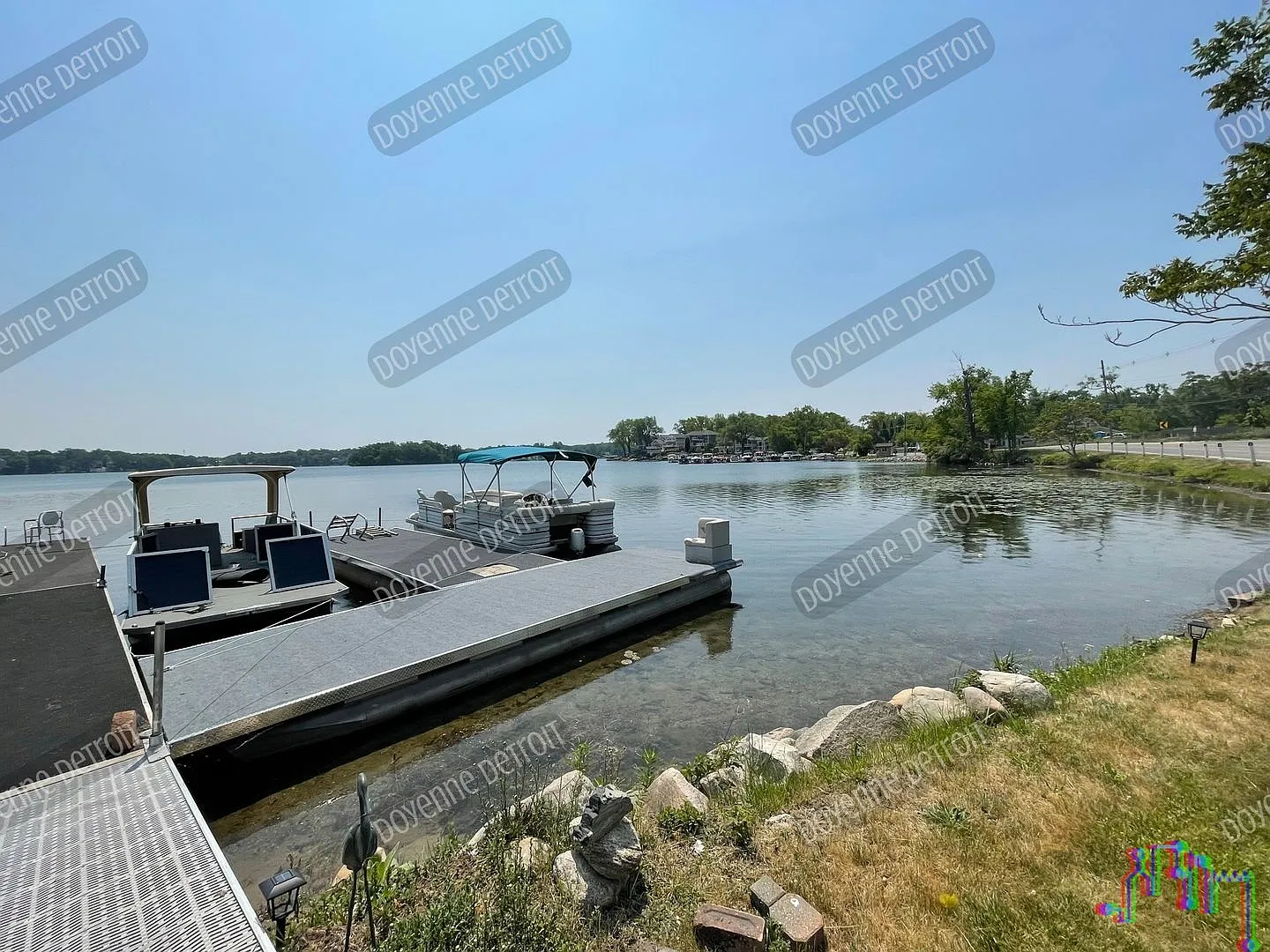 4796 Woodside Dr photo 1