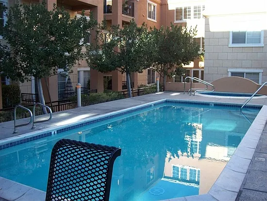 88 N Jackson Ave #203 — Photo 4