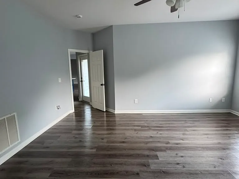 1051 Spartan Ln — Photo 11