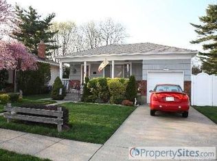 2557 Acorn Pl, Bellmore, NY 11710