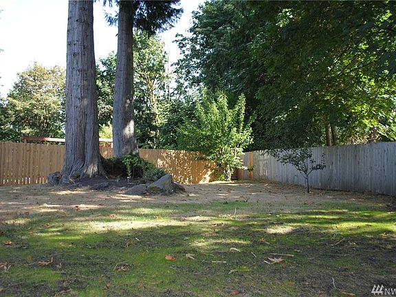3rd image of 1253 NE Magnum Ct
