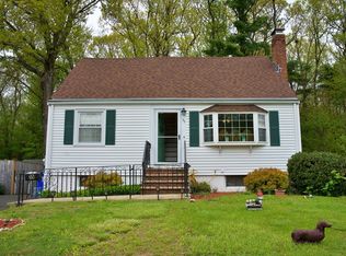 35 Hillsdale Rd, Holbrook, MA 02343