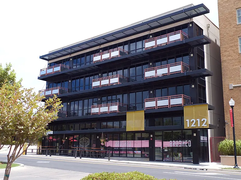 1212 N Walker Ave — Photo 1