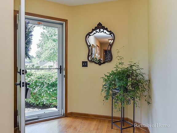 3rd image of 403 Dillman Ct