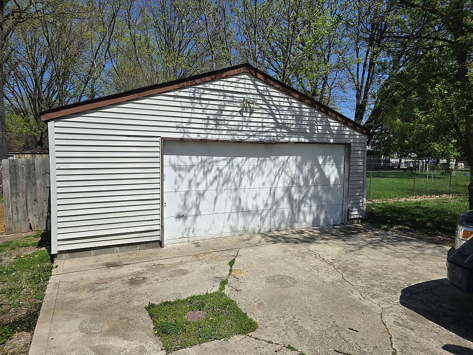 2nd image of 4932 Rockville Rd