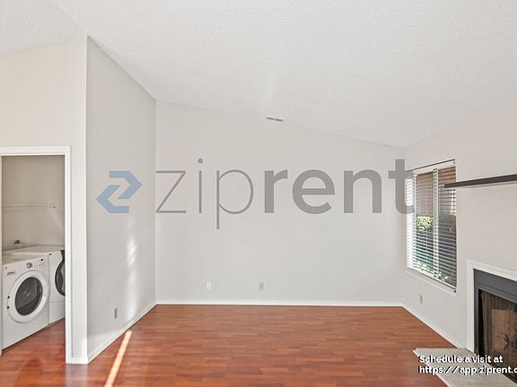 4th image of 1618 Seacreek Way