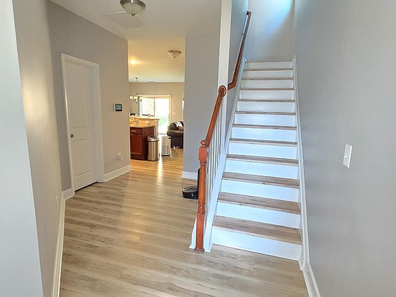 2nd image of 2211 Tanners Mill Dr