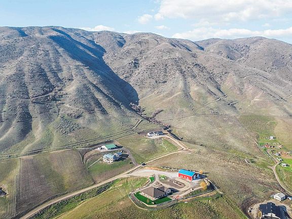 3rd image of 25 River Ridge Ct