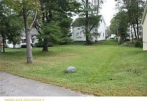2nd image of 287 Middle St