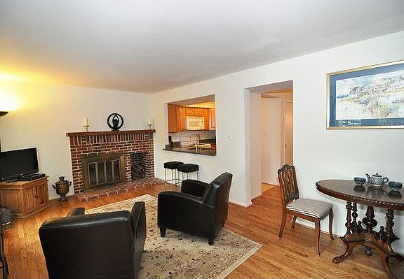4th image of 2536-F S Arlington Mill Dr #6