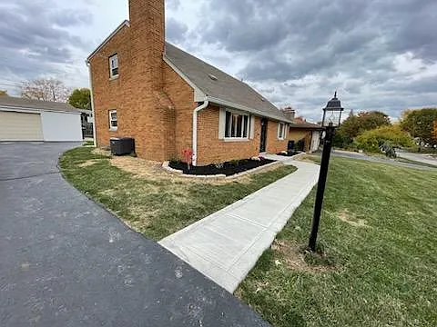 3 bed, 1915 sqft, $2,500 — Photo 3