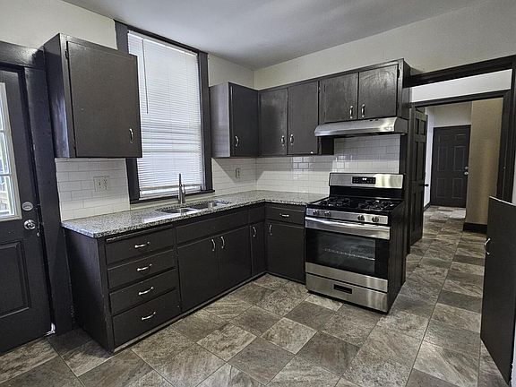 4th image of 307 Jefferson Ave