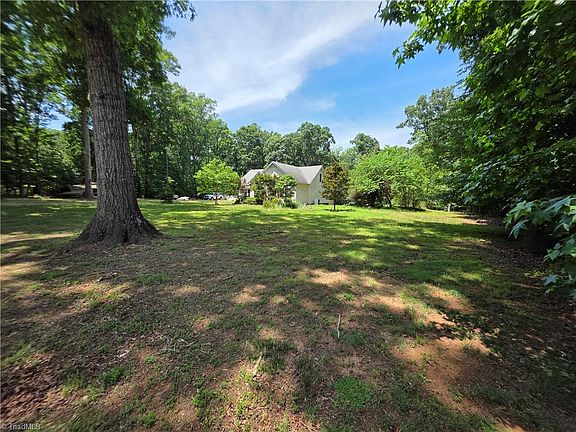 2nd image of 1547 Riverwood Dr