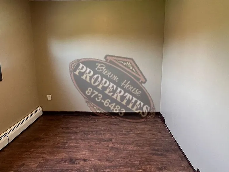 135 Oakland Rd — Photo 16