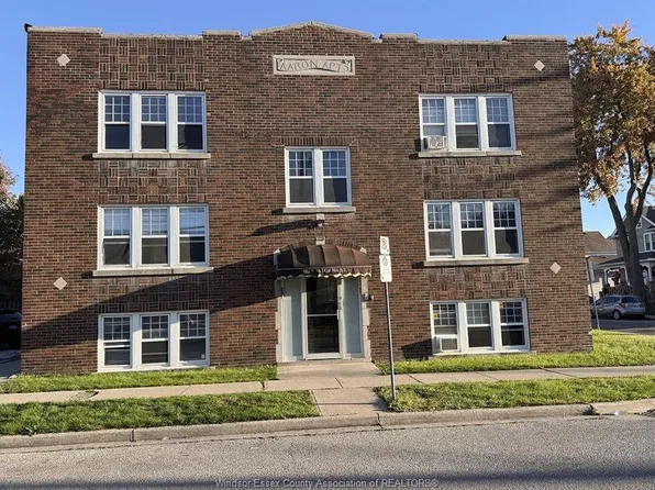 1009 Niagara St #3, Windsor, ON N9A 3V3