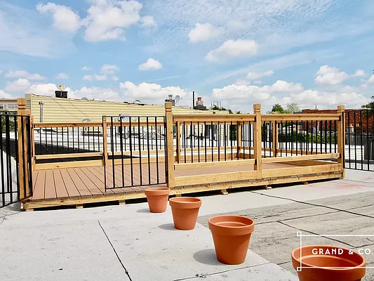 Rented by Grand & Co. | media 3