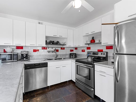 3rd image of 4044 Ventnor O
