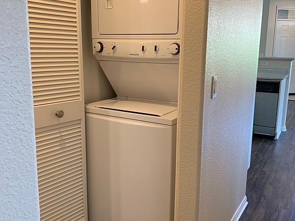 4th image of 12337 Creekview Dr Unit 51