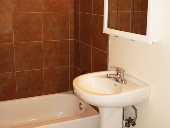 3rd image of 226 Dallas St NE #4529352