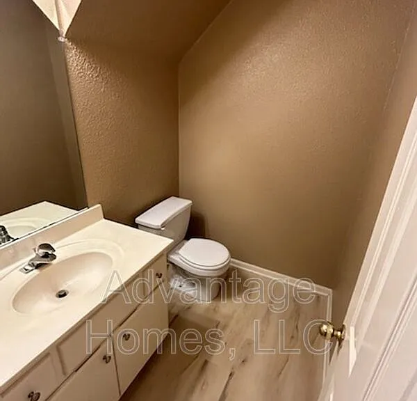 801 Johnson Cir #A — Photo 22