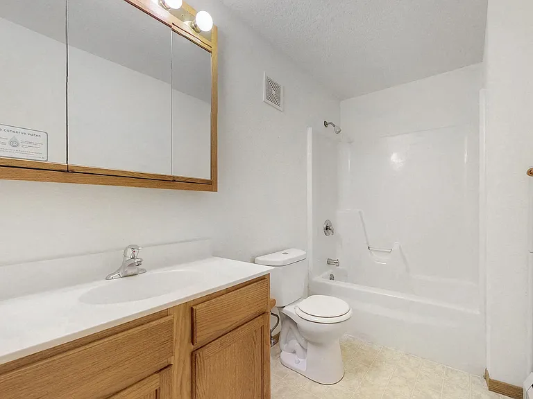 Ashford Apartments — Photo 28